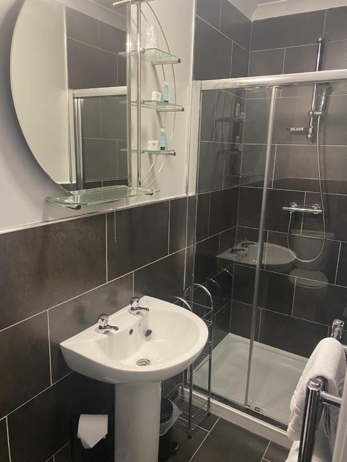 Jeffersons Hotel & Serviced Apartments (Adults Only) Barrow-in-Furness Eksteriør billede