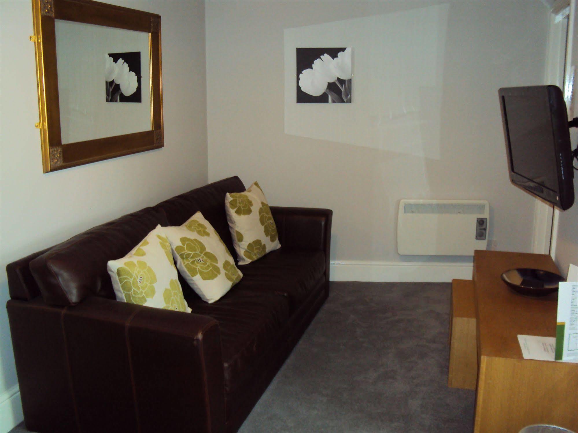 Jeffersons Hotel & Serviced Apartments (Adults Only) Barrow-in-Furness Eksteriør billede